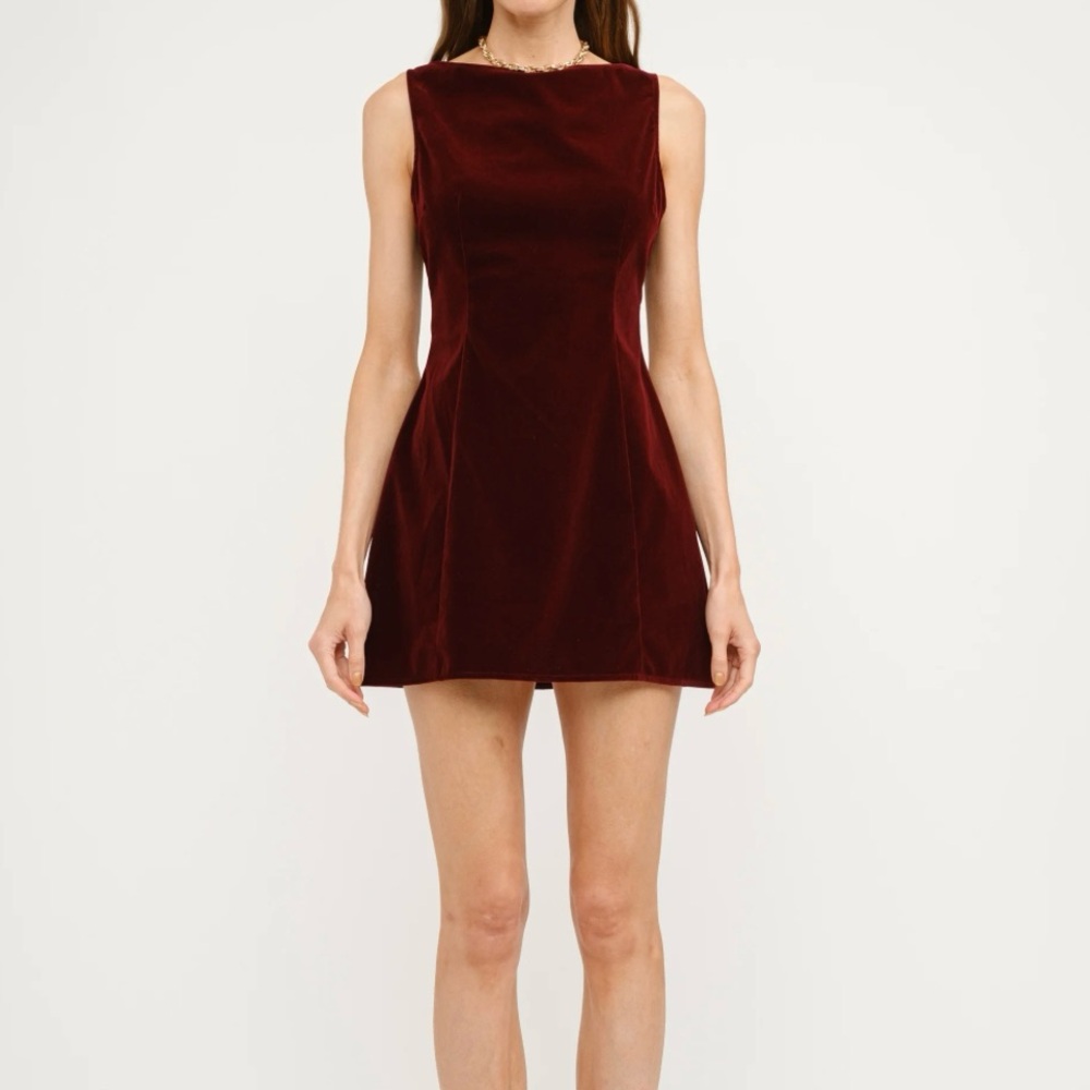 Chic Velvet Mini Dress in Deep Burgundy